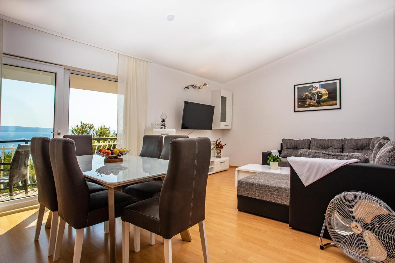 Apartments Adisa Omis Exterior photo